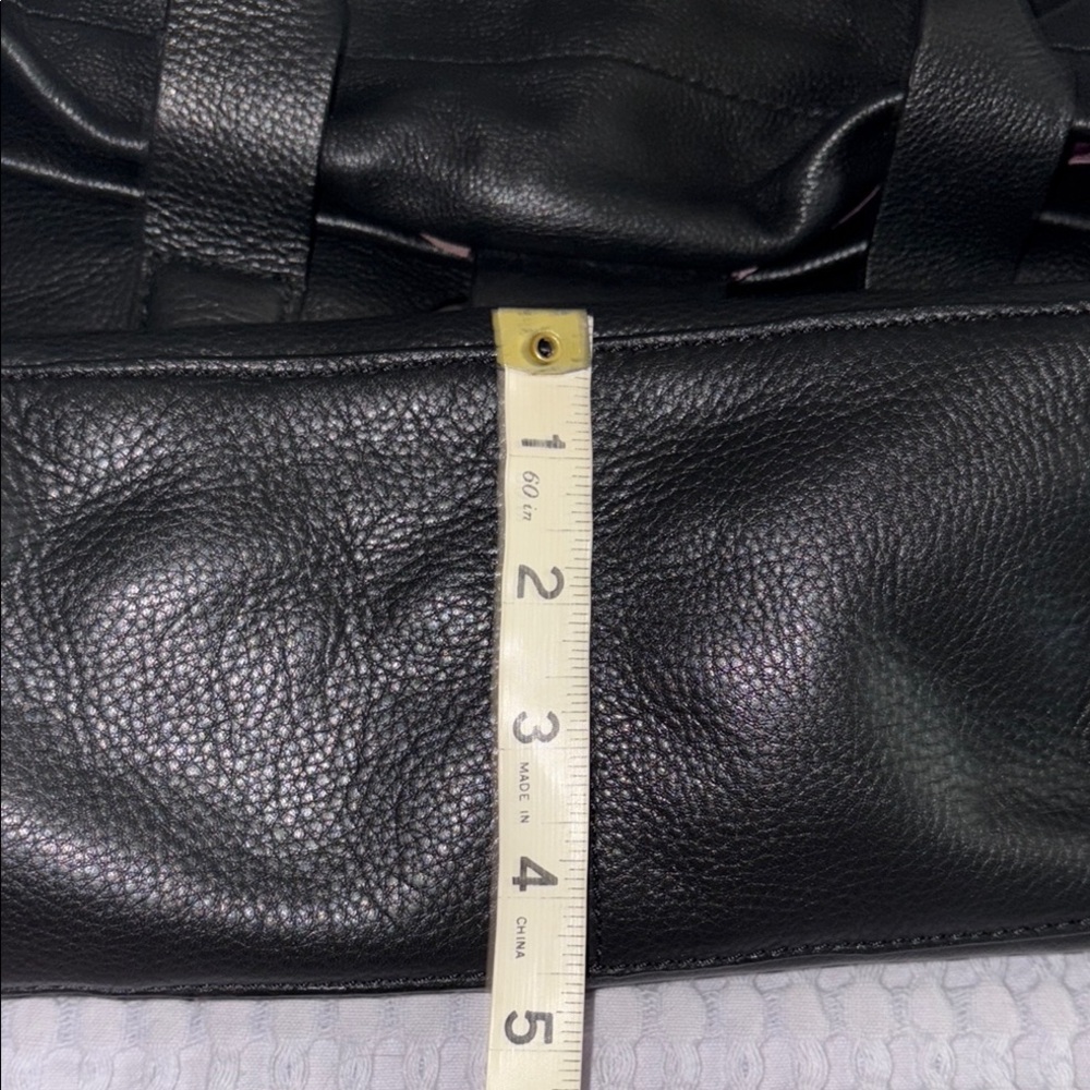 Kooba Elegant Black Leather Handbag with the long strap and magnetic closure - Picture 12 of 15